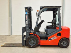 Carretilla Elevadora Diesel - Capacidad 2.000 y 2.500Kg CD20 CD25