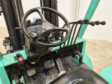 Carretilla Elevadora Diesel - Capacidad 4.000 y 4.500 Kg CD40 CD45