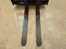 Carretilla Elevadora Electrica - Capacidad 3.000 y 3.500 Kg CE30 CE35