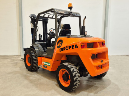 Carretilla Elevadora Todoterreno 4x4 - Capacidad 2.000 Kg CTT20 2