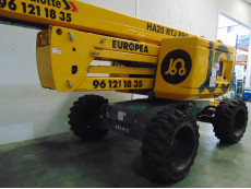 Plataforma Elevadora Articulada Diesel - 20 metros de altura de trabajo PAD20