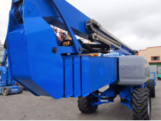 Plataforma Elevadora Articulada Diesel - 43 metros de altura de trabajo PAD43