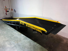 Rampa Muelle Movil - RAMPA MUELLE 7 A 12 TON  MANUAL